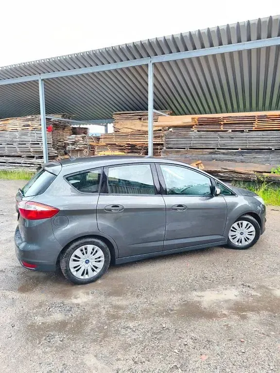 Gebraucht Ford C-MAX Trend 101 PS (74 kW) 2015 Braun Van / Kleinbus