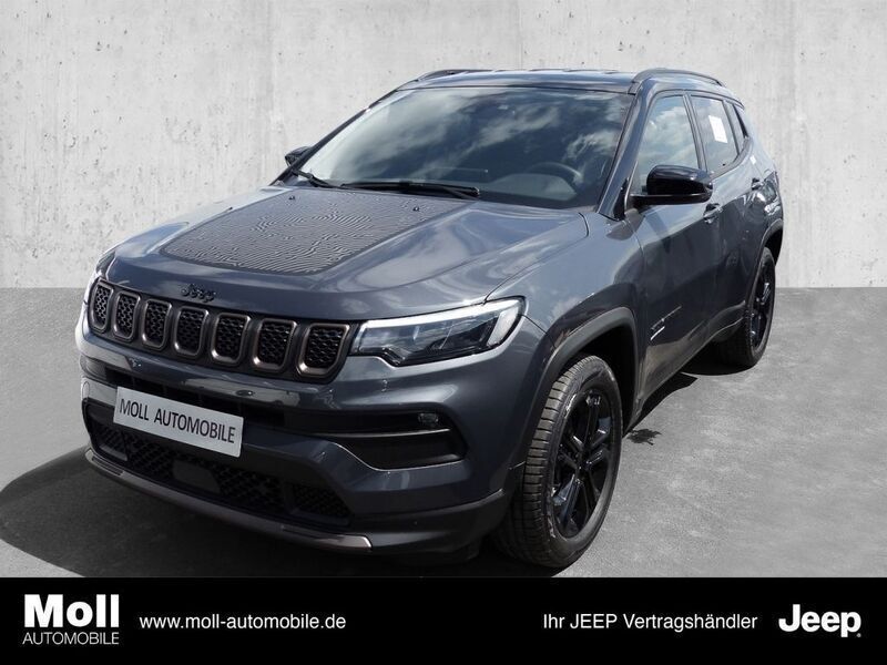 Grau Gebraucht 2022 Jeep Compass Limited SUV | 32.990 € (Teuer) - Bild 1/4
