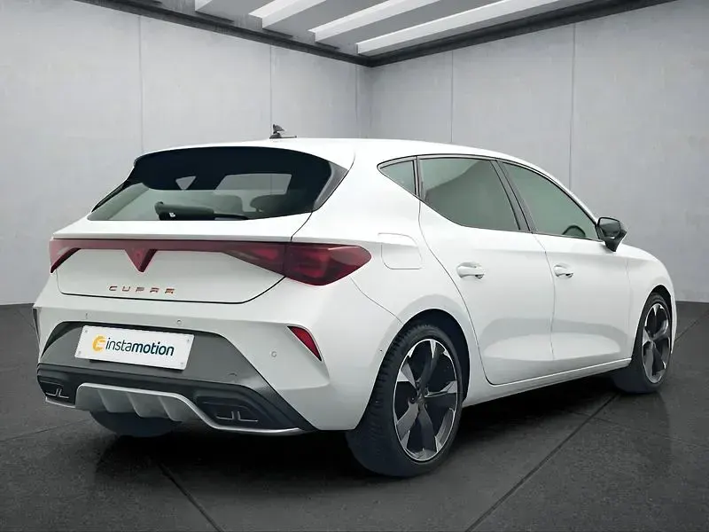 Usata Cupra Leon 150 CV (110 kW) 2025 Bianco Utilitaria