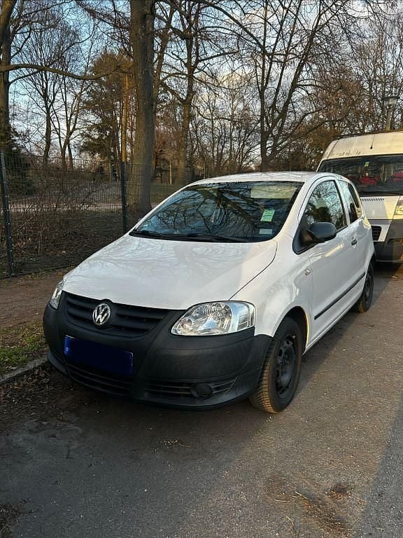 Gebraucht VW Fox 60 PS (44 kW) 2011 Weiß Kleinwagen