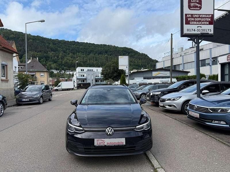 Deep black Gebraucht 2021 VW Golf VIII Life Kombi | 14.950 € - Bild 1/4