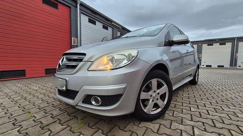 Silber Gebraucht 2009 Mercedes B170 Van / Kleinbus | 2.450 € (Superpreis) - Bild 1/4