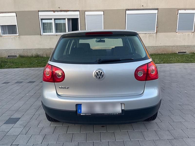 Grau Gebraucht 2004 VW Golf IV Comfortline Limousine | 2.500 € (Etwas zu teuer) - Bild 1/4