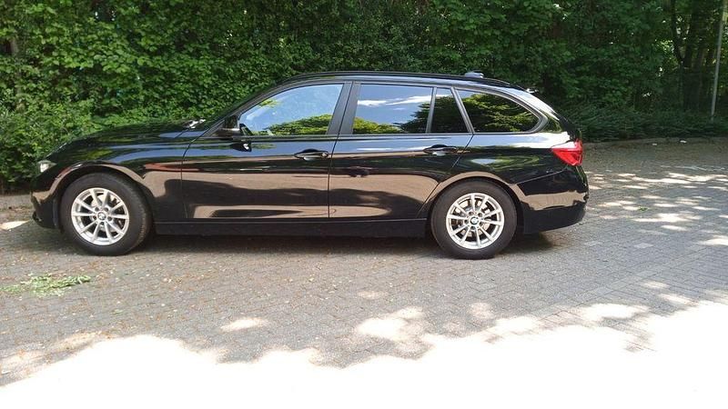 Gebraucht BMW 318 Advantage 150 PS (110 kW) 2015 Schwarz Kombi