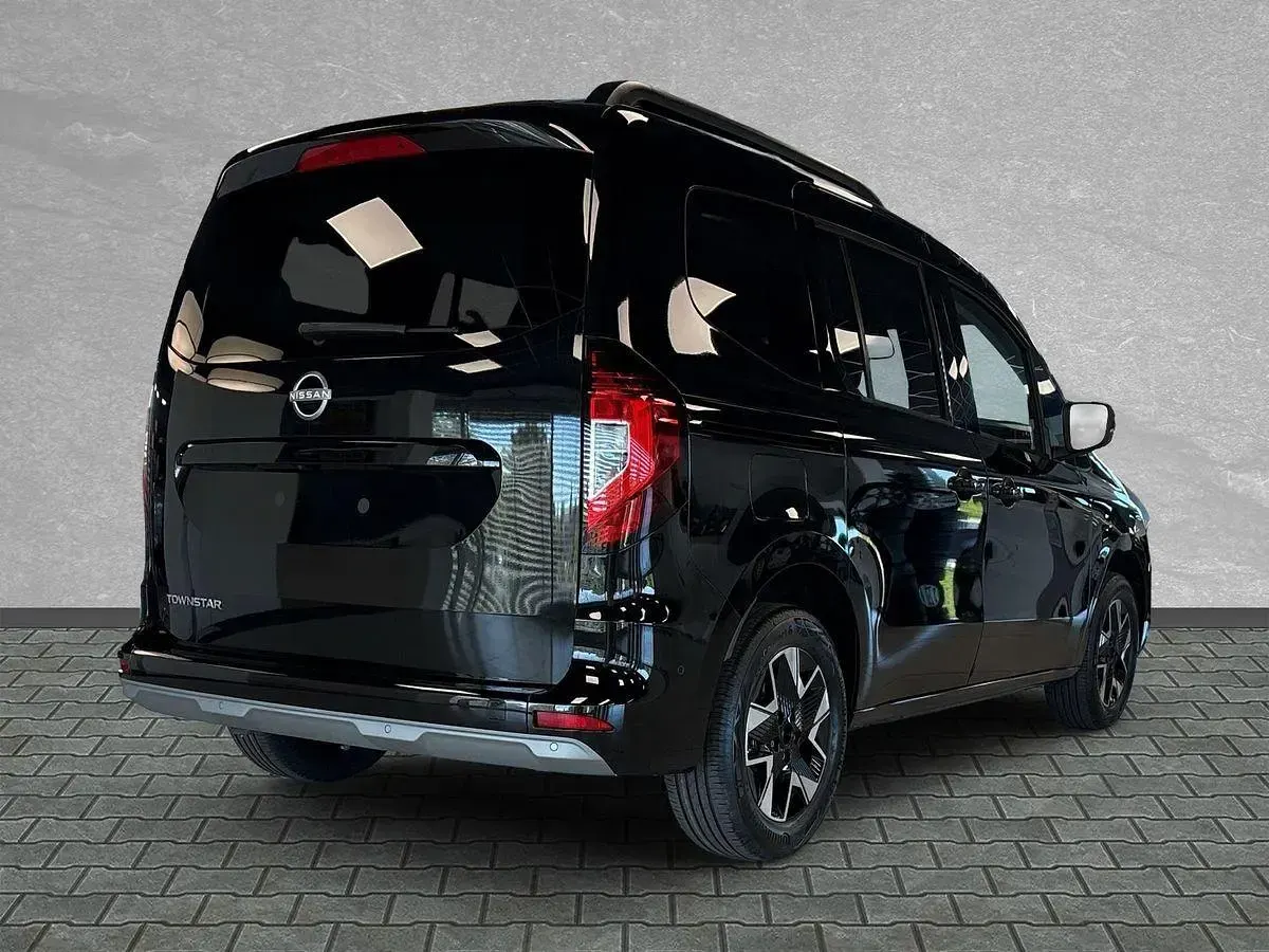 Neu Nissan Townstar N-Connecta 131 PS (96 kW) 2025 Schwarz Van