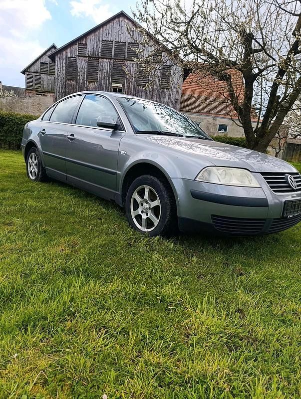 Gebraucht VW Passat 101 PS (74 kW) 2003 Grau Limousine