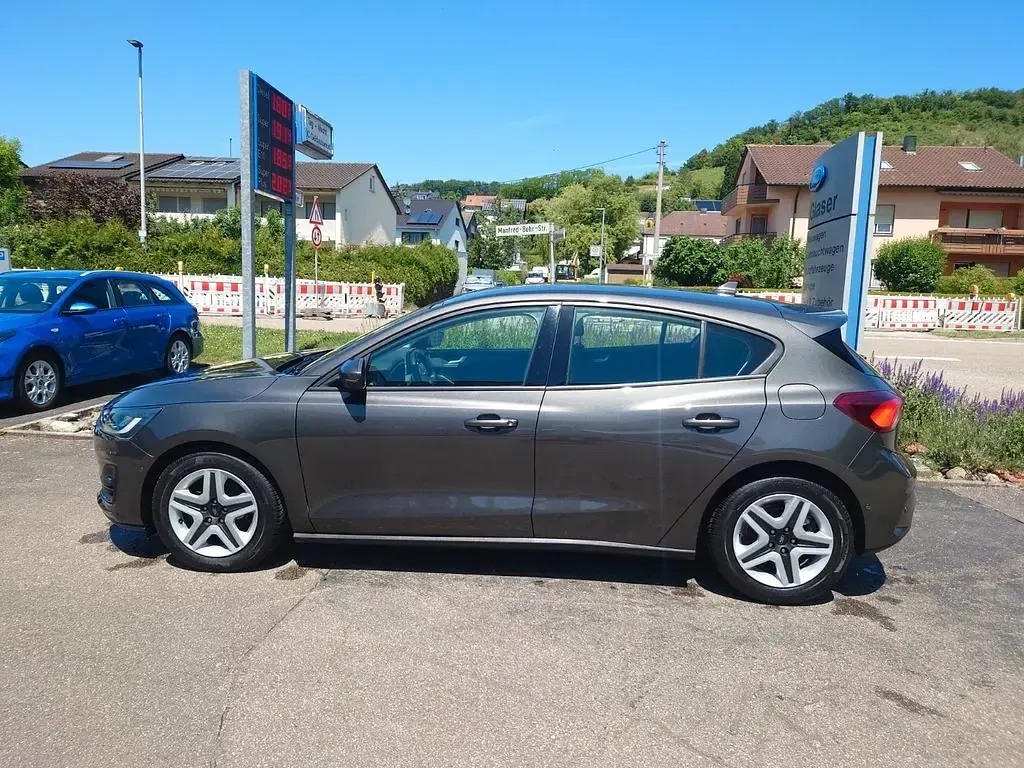 Gebraucht Ford Focus Cool & Connect 101 PS (74 kW) 2022 Grau Limousine