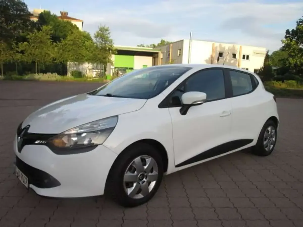 Gebraucht Renault Clio IV 73 PS (53 kW) 2014 Weiß Limousine
