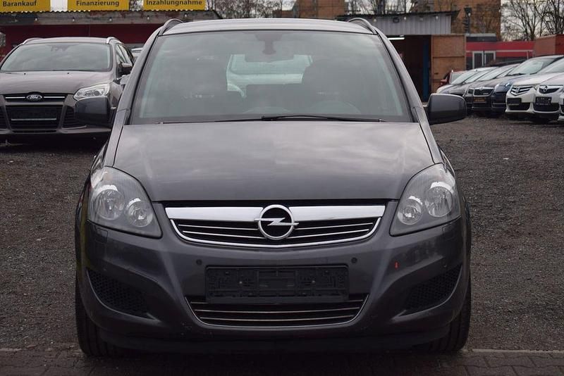 Grau Gebraucht 2012 Opel Zafira Family Van / Kleinbus | 3.999 € (Fairer Preis) - Bild 1/4