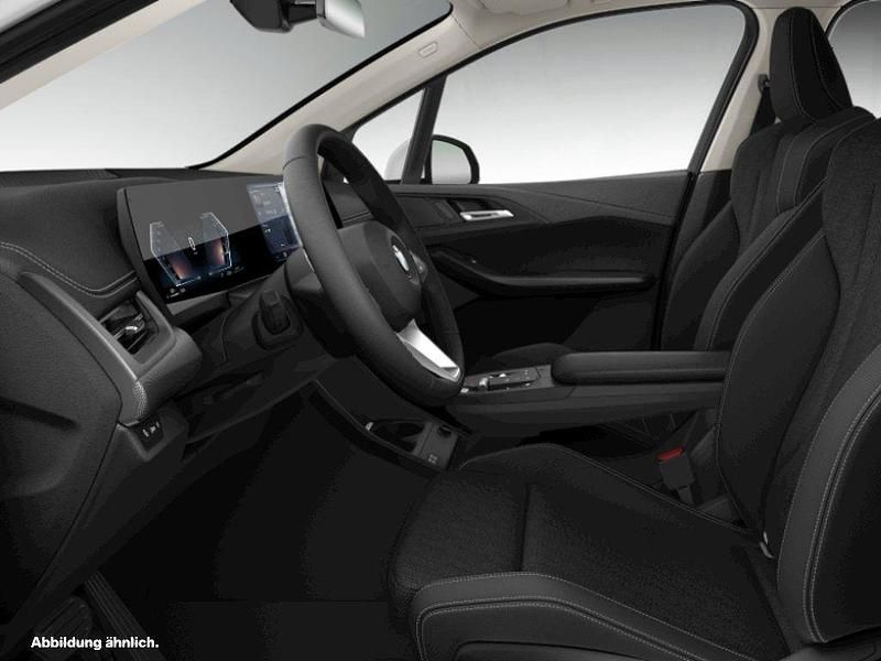 Alpinweiss Gebraucht 2024 BMW 216 Active Tourer Luxury Line Van / Kleinbus | 29.624 € (Fairer Preis) - Bild 1/2