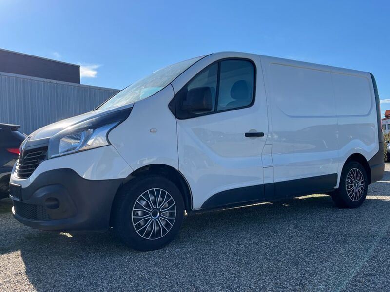 Gebraucht Renault Trafic 95 PS (69 kW) 2017 Weiß Van / Kleinbus