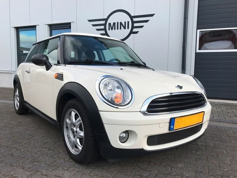 Weiß Gebraucht 2009 Mini ONE Kleinwagen | 3.999 € (Etwas zu teuer) - Bild 1/4