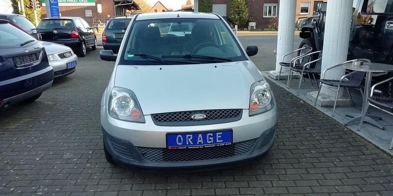 Gebraucht Ford Fiesta 90 PS (66 kW) 2006 Silber Kleinwagen