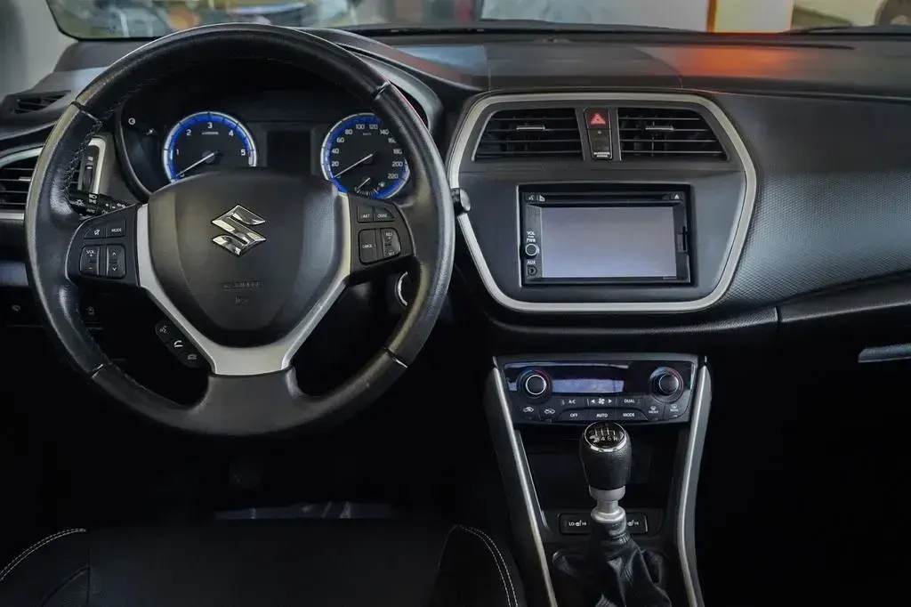 Gebraucht Suzuki SX4 S-Cross Comfort 120 PS (88 kW) 2015 Grün SUV