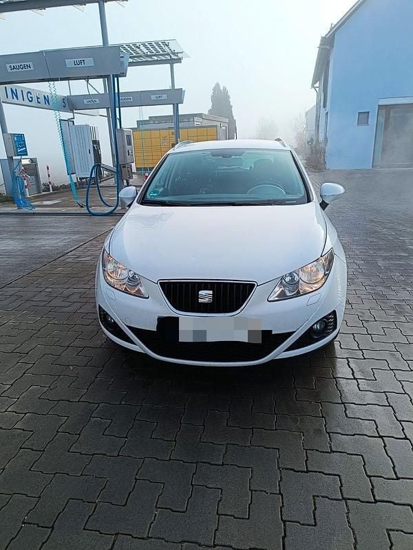 Weiß Gebraucht 2012 Seat Ibiza ST Copa Kombi | 3.000 € (Guter Preis) - Bild 1/4