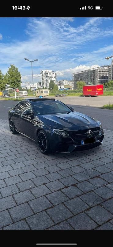 Schwarz Gebraucht 2019 Mercedes E63S AMG AMG Limousine | 53.500 € (Fairer Preis) - Bild 1/4