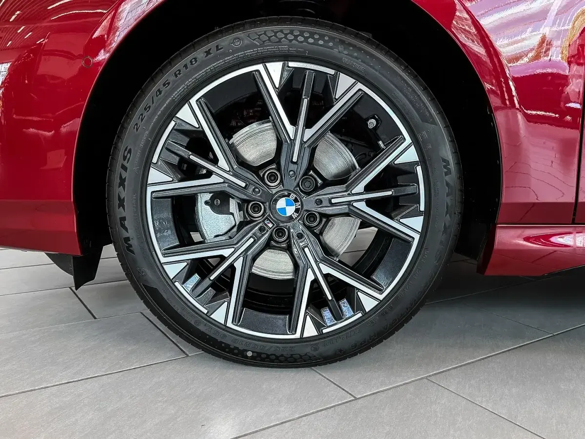 Neu BMW 216 M Sport 122 PS (89 kW) 2026 Rot Coupé