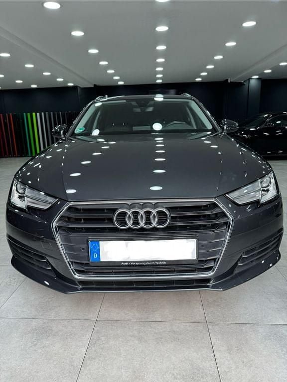 Grau Gebraucht 2019 Audi A4 Kombi | 21.500 € (Guter Preis) - Bild 1/4