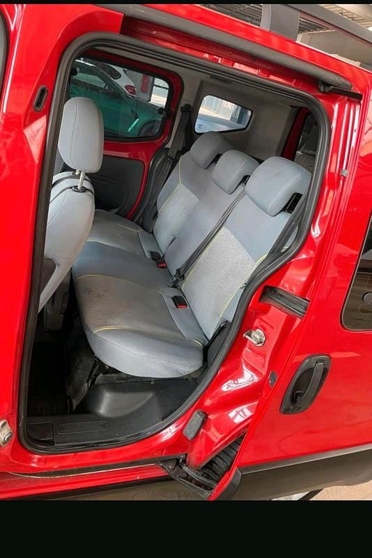 Gebraucht Peugeot Bipper 75 PS (55 kW) 2010 Rot Van / Kleinbus