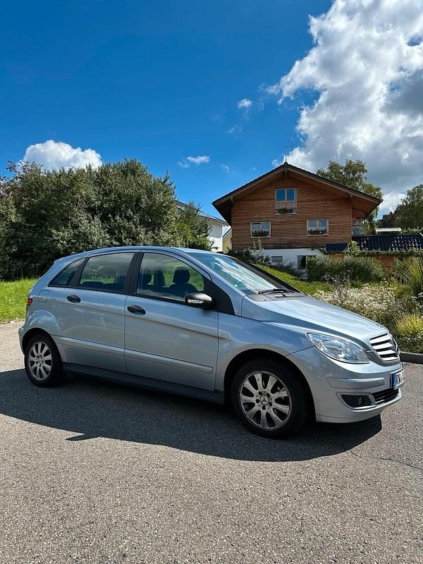 Andere farben Gebraucht 2007 Mercedes B170 Van / Kleinbus | 5.200 € (Guter Preis) - Bild 1/4