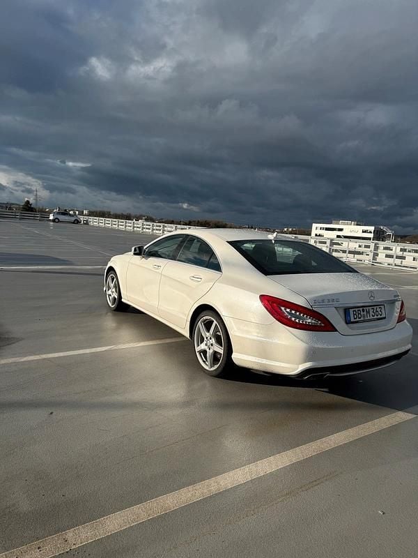 Gebraucht Mercedes CLS350 AMG 306 PS (225 kW) 2012 Weiß Limousine