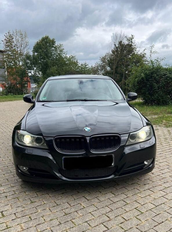 Schwarz Gebraucht 2009 BMW 320 Limousine | 7.500 € (Teuer) - Bild 1/4