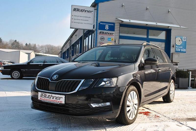 Schwarz Gebraucht 2018 Skoda Octavia Ambition Kombi | 6.990 € (Teuer) - Bild 1/4
