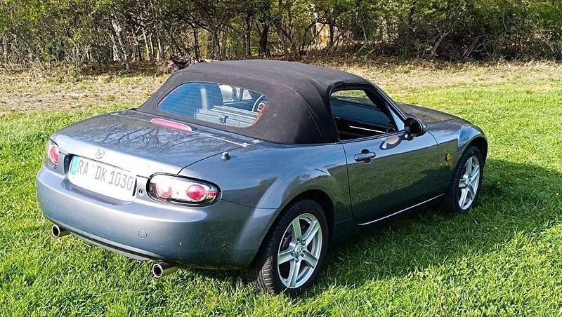 Usata Mazda MX5 126 CV (92 kW) 2006 Argento Cabrio