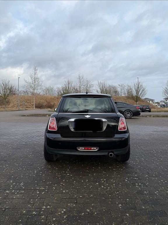 Gebraucht Mini ONE 98 PS (72 kW) 2010 Schwarz Kleinwagen