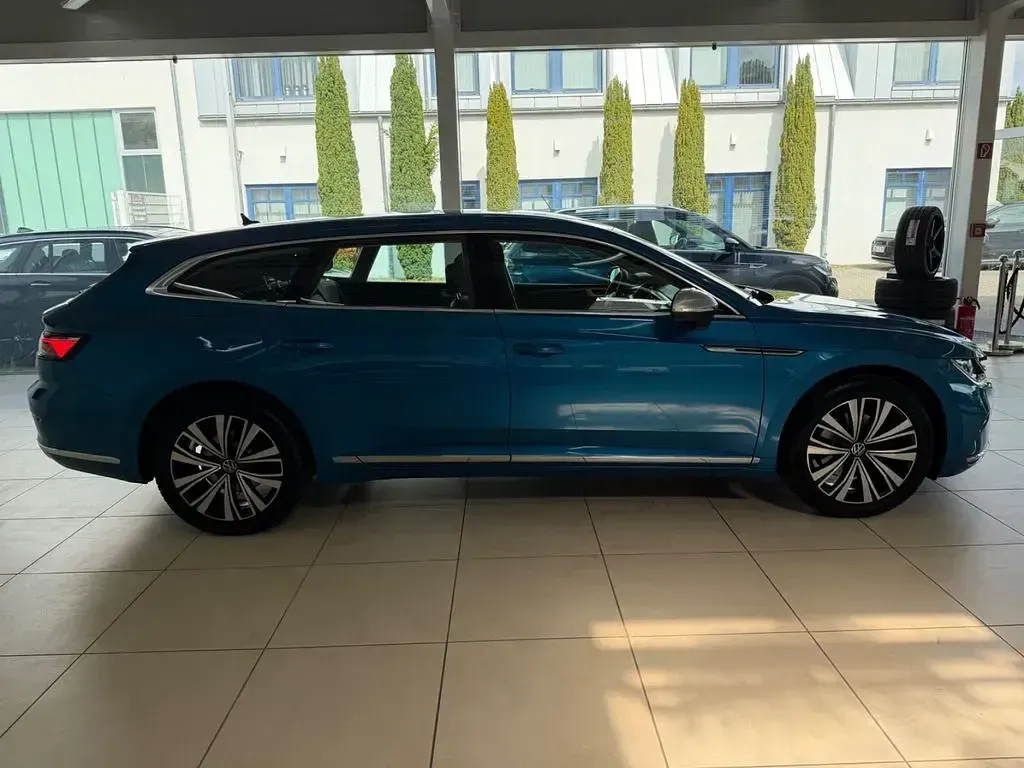 Gebraucht VW Arteon Elegance 156 PS (114 kW) 2022 Blau Limousine