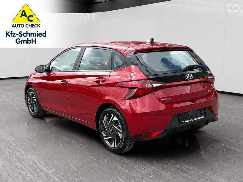 Gebraucht Hyundai i20 Trend 101 PS (74 kW) 2024 Rot Kleinwagen