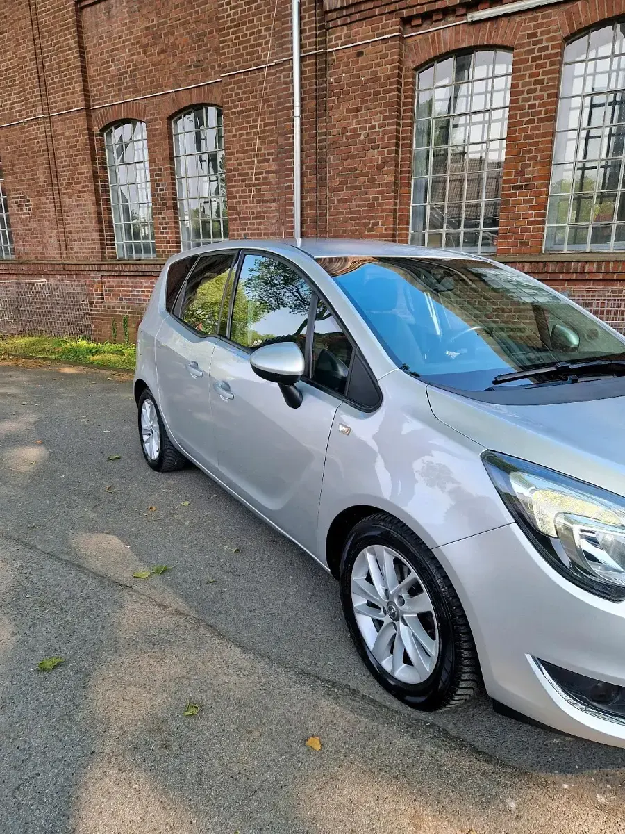 Gebraucht Opel Meriva 120 PS (88 kW) 2016 Silber Van / Kleinbus