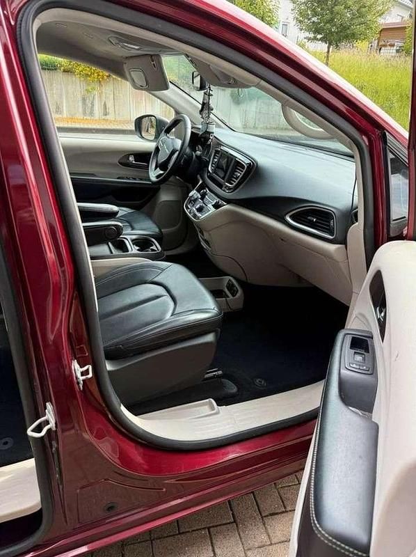 Gebraucht Chrysler Pacifica 291 PS (214 kW) 2020 Rot SUV