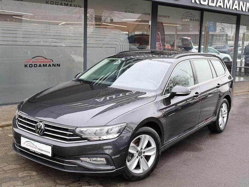 Gebraucht VW Passat Business 200 PS (147 kW) 2023 Mangangrau metallic Kombi