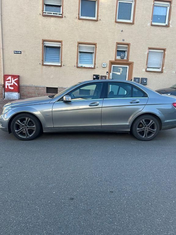 Gebraucht Mercedes C180 156 PS (114 kW) 2010 Silber Limousine