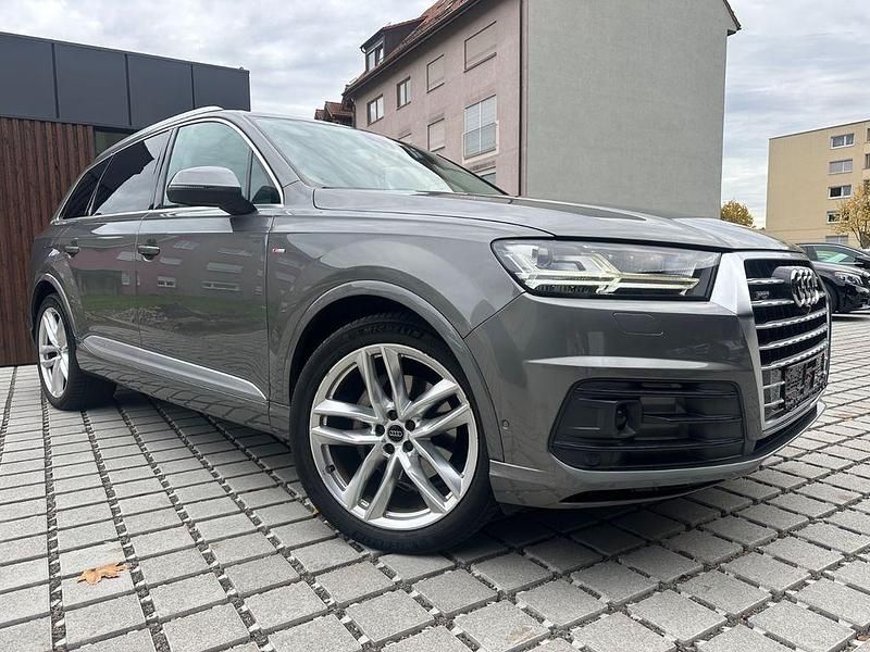 Grau Gebraucht 2015 Audi Q7 S-Line SUV | 29.999 € (Teuer) - Bild 1/4