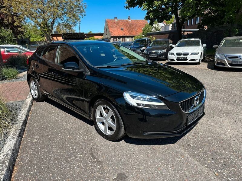 Gebraucht Volvo V40 Kinetic 120 PS (88 kW) 2018 Schwarz Kombi