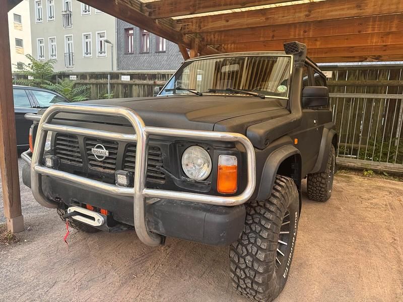 Schwarz Gebraucht 1992 Nissan Patrol SUV | 12.500 € - Bild 1/4