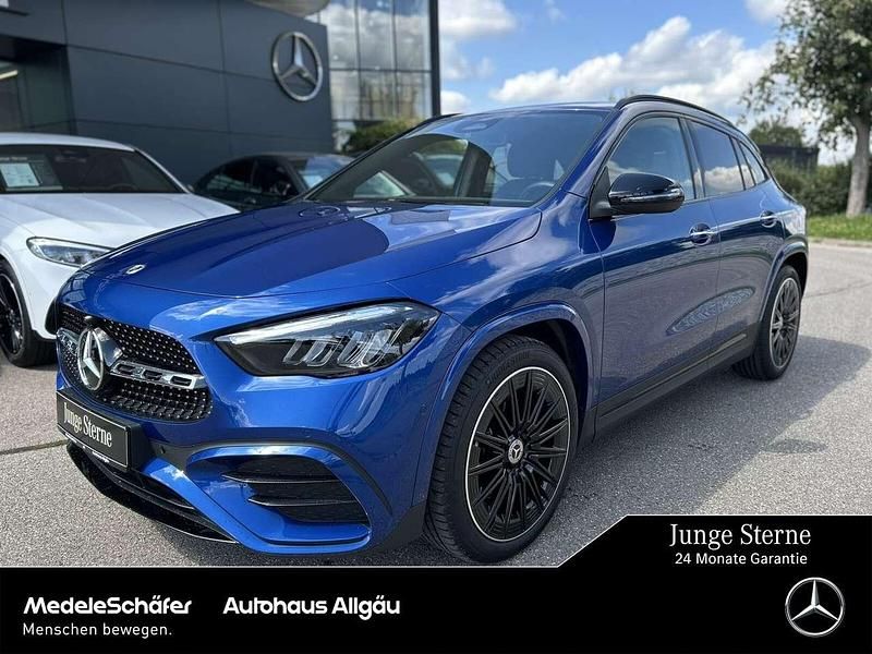 Blau Gebraucht 2025 Mercedes GLA200 AMG SUV | 43.460 € (Fairer Preis) - Bild 1/4