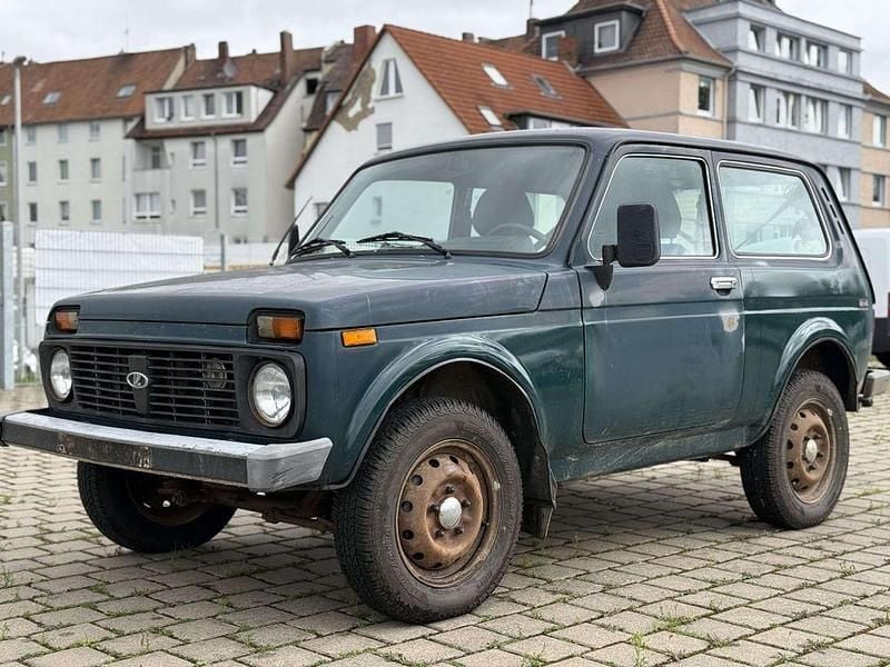 Grün Gebraucht 2009 Lada niva SUV | 2.400 € - Bild 1/4