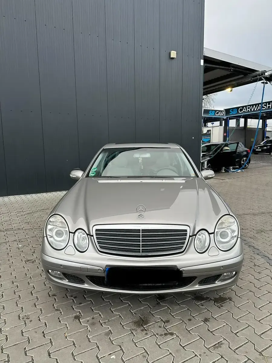 Gebraucht Mercedes E200 163 PS (119 kW) 2004 Silber Limousine