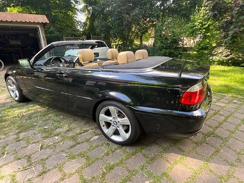 Gebraucht BMW 320 Cabriolet 170 PS (125 kW) 2004 Schwarz Cabrio