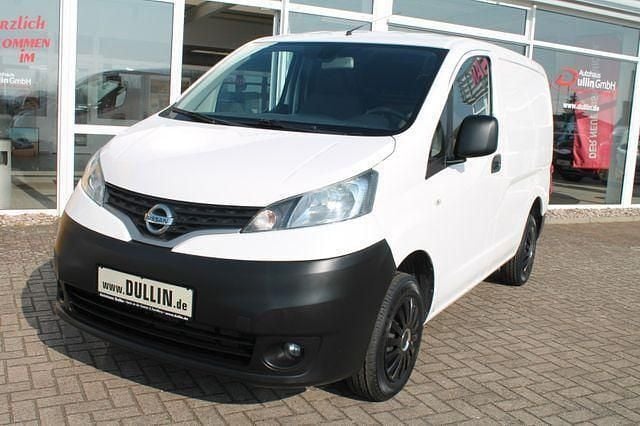 Weiß Gebraucht 2015 Nissan Evalia Comfort Van / Kleinbus | 11.750 € (Etwas zu teuer) - Bild 1/4