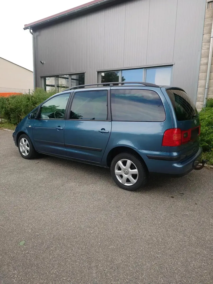 Gebraucht VW Sharan 115 PS (84 kW) 2001 Blau Van / Kleinbus