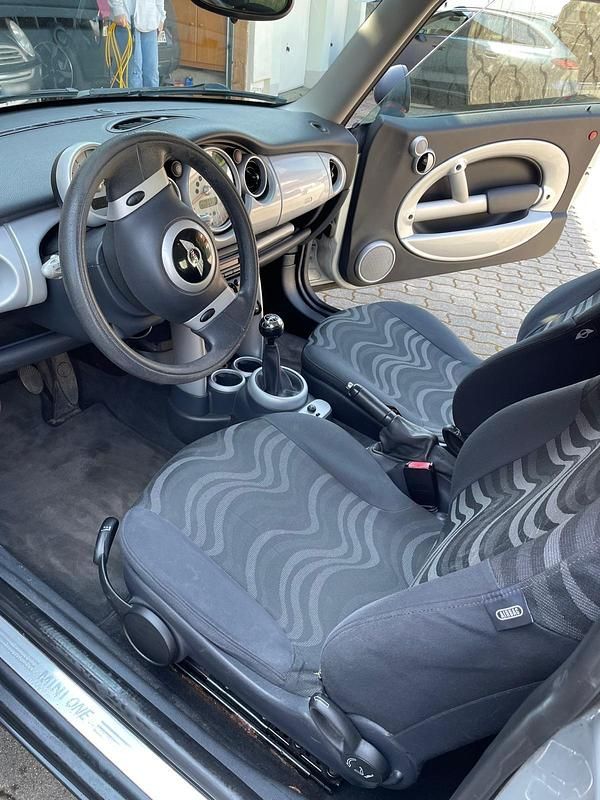 Usado Mini ONE 95 HP (69 kW) 2000 Prateado Citadino