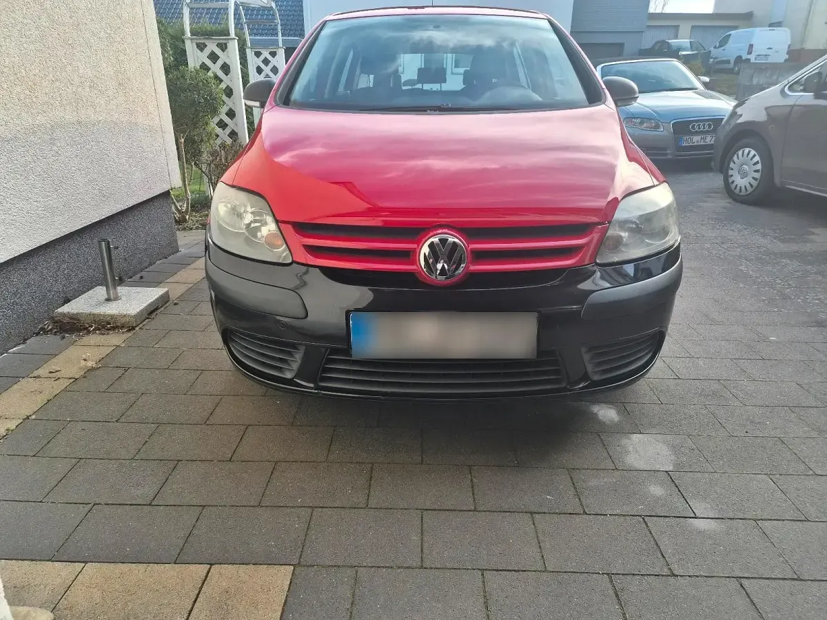 Second-hand VW Golf V 115 CP (84 kW) 2007 Roșu Break