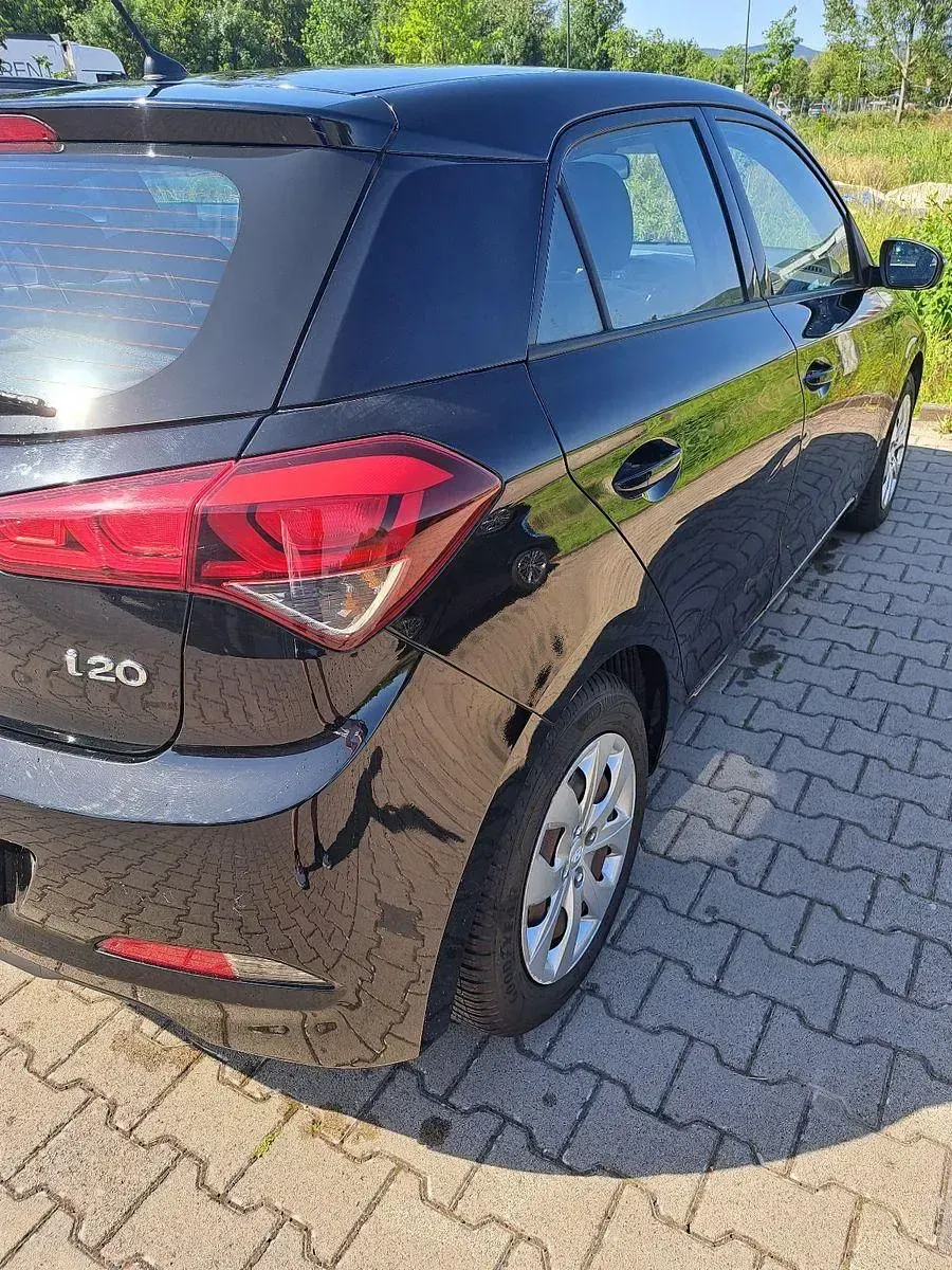 Gebraucht Hyundai i20 Classic 84 PS (61 kW) 2016 Schwarz Kleinwagen
