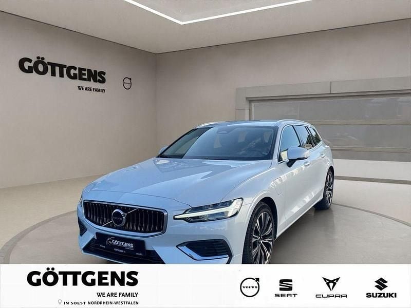 Weiß Gebraucht 2022 Volvo V60 Plus Kombi | 33.990 € (Guter Preis) - Bild 1/4