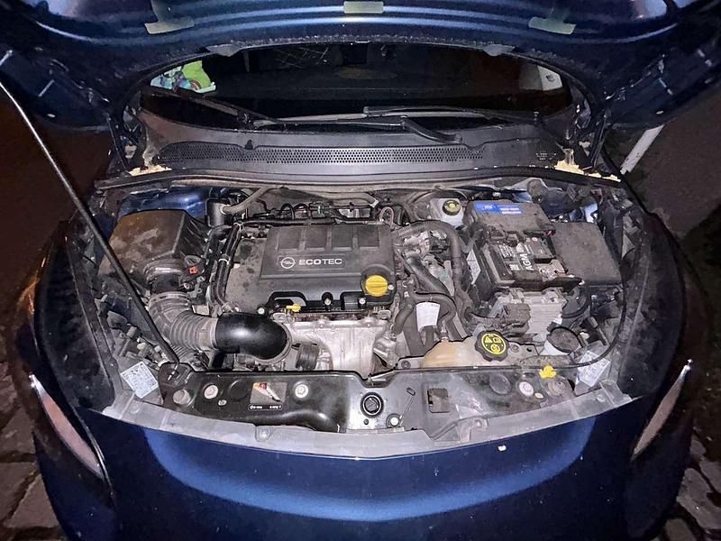 Blau Gebraucht 2016 Opel Corsa Color Edition Kleinwagen | 6.500 € (Guter Preis) - Bild 1/4