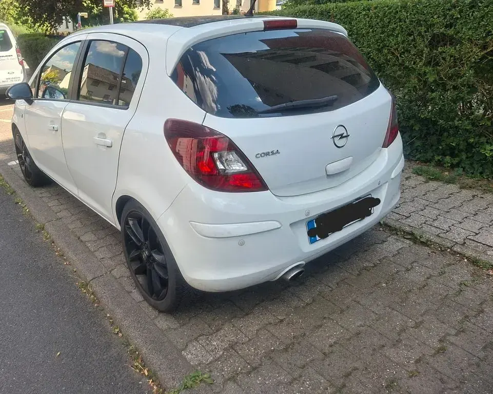 Gebraucht Opel Corsa Innovation 90 PS (66 kW) 2010 Weiß Kleinwagen